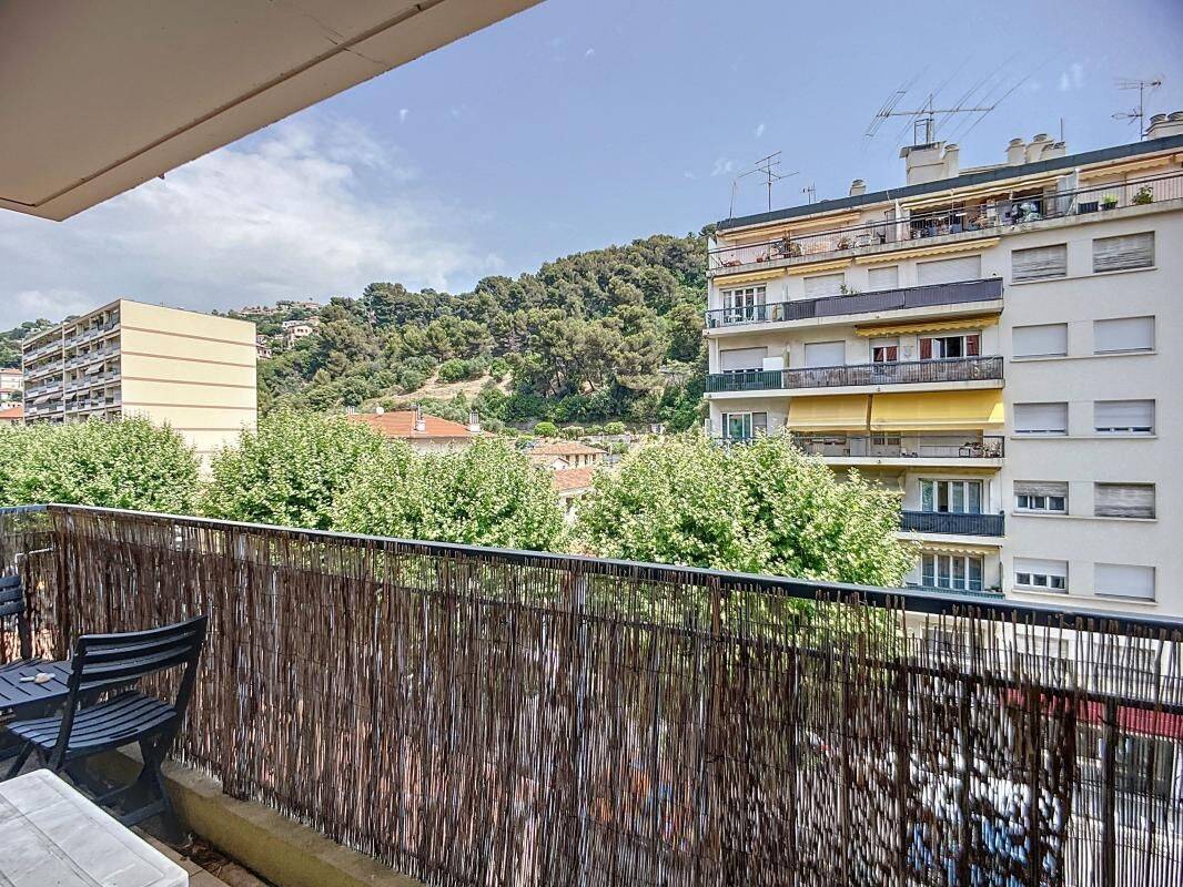 Appartement 1 pièce 27 m² · à Nice · 27,2 m² · 774 €