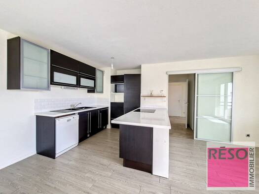 Appartement à louer 1 539 € 3 pièces 2 chambres 64 m² 1er étage Vétraz-Monthoux 74100