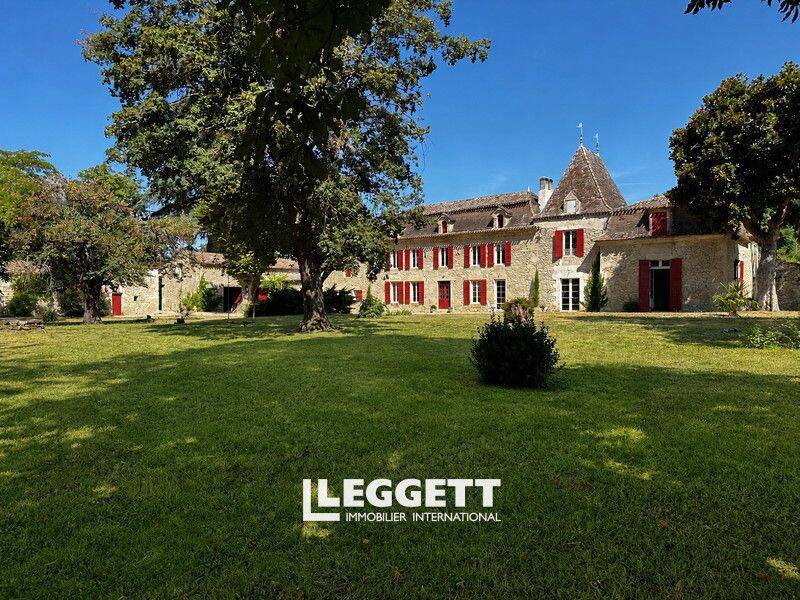 Maison 21 pièces 468 m² · à Fougueyrolles · 468 m² · 1 347 000 €