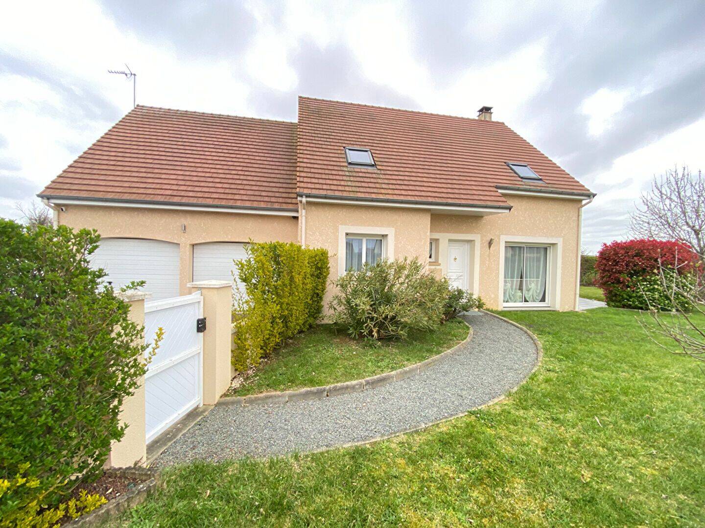 Maison 6 pièces 138 m² · à Saint-Martin-de-May · 138 m² · 329 000 €