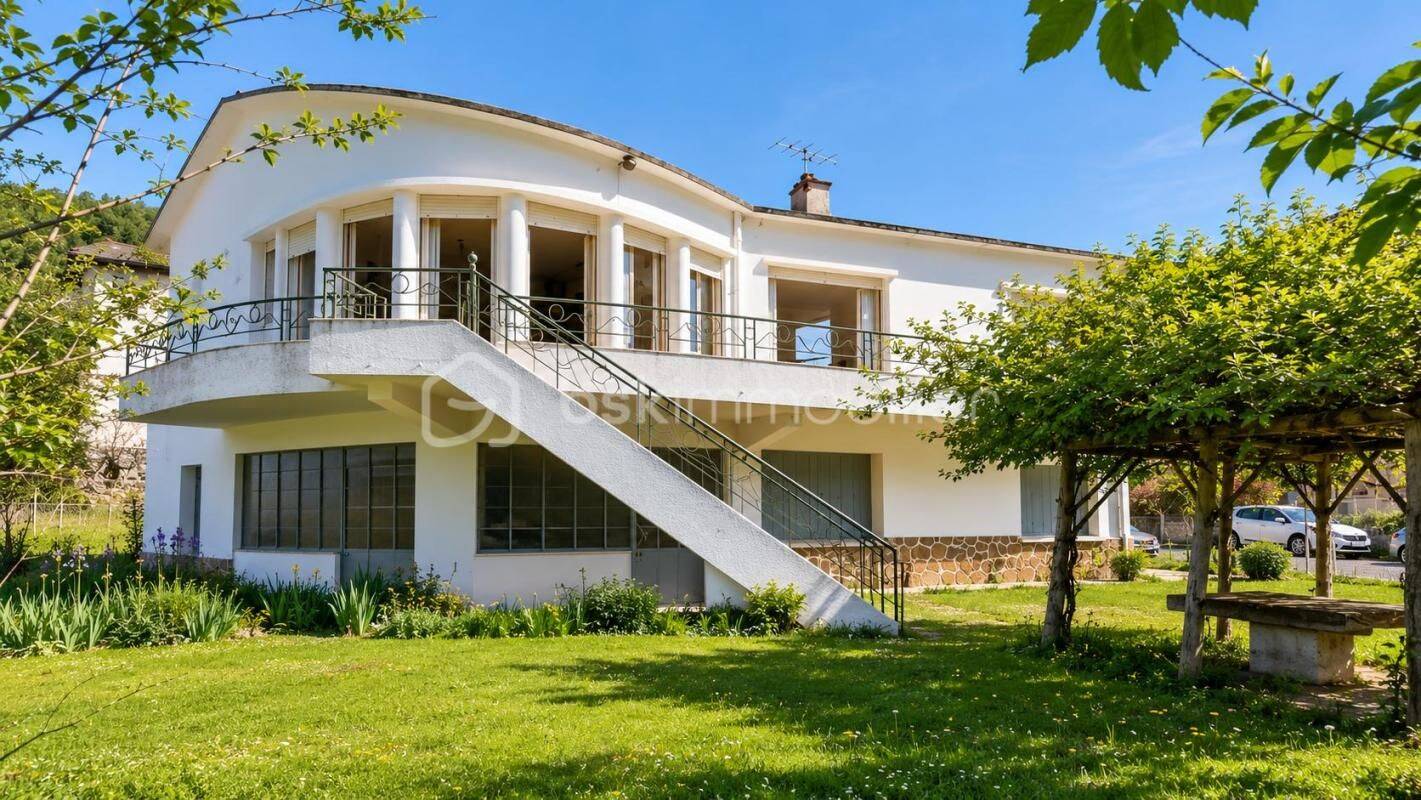 Maison 10 pièces 200 m² · à Saint-Pons-de-Thomières · 200 m² · 130 000 €