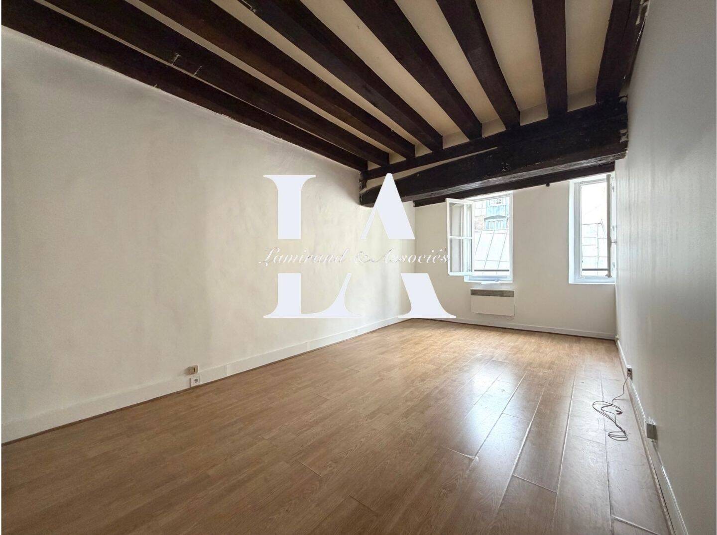 Appartement 1 pièce 27 m² · à Paris 1er Arrondissement · 27 m² · 1 119 €