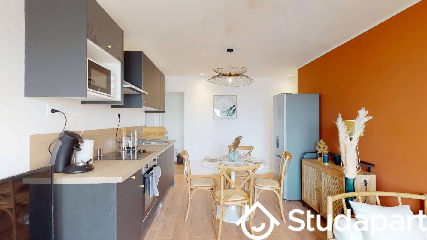 1 pièce 12 m² · à Rouen · 12 m² · 460 €