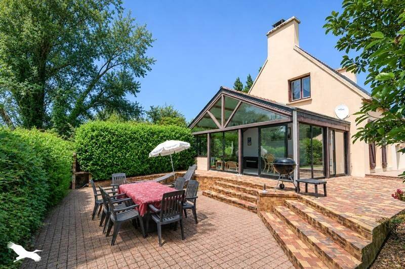 Maison 8 pièces 136 m² · à Kernilis · 136 m² · 317 700 €