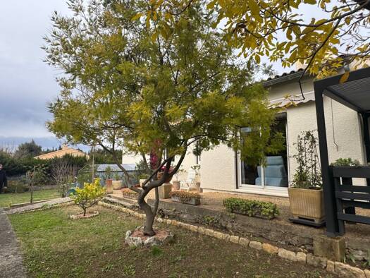 Maison de plain-pied à vendre 520 000 € 5 pièces 4 chambres 122 m² Centre Ouest Uzès 30700
