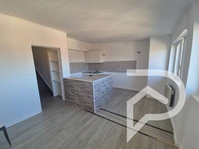 Appartement à louer 600 € 3 pièces 2 chambres 60 m² Étage 1/2 Cazaubon 32150