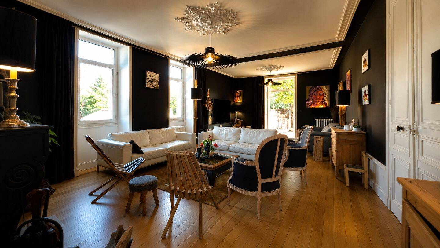 Maison 11 pièces 335 m² · à La Couronne · 334,8 m² · 672 000 €