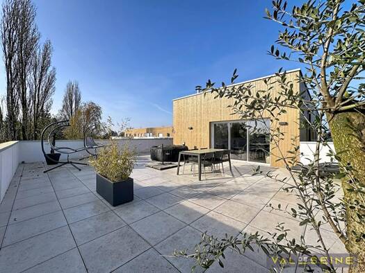 Appartement à louer 1 910 € 4 pièces 3 chambres 152,5 m² Étage 4/4 Le Chapitre Bihorel 76420