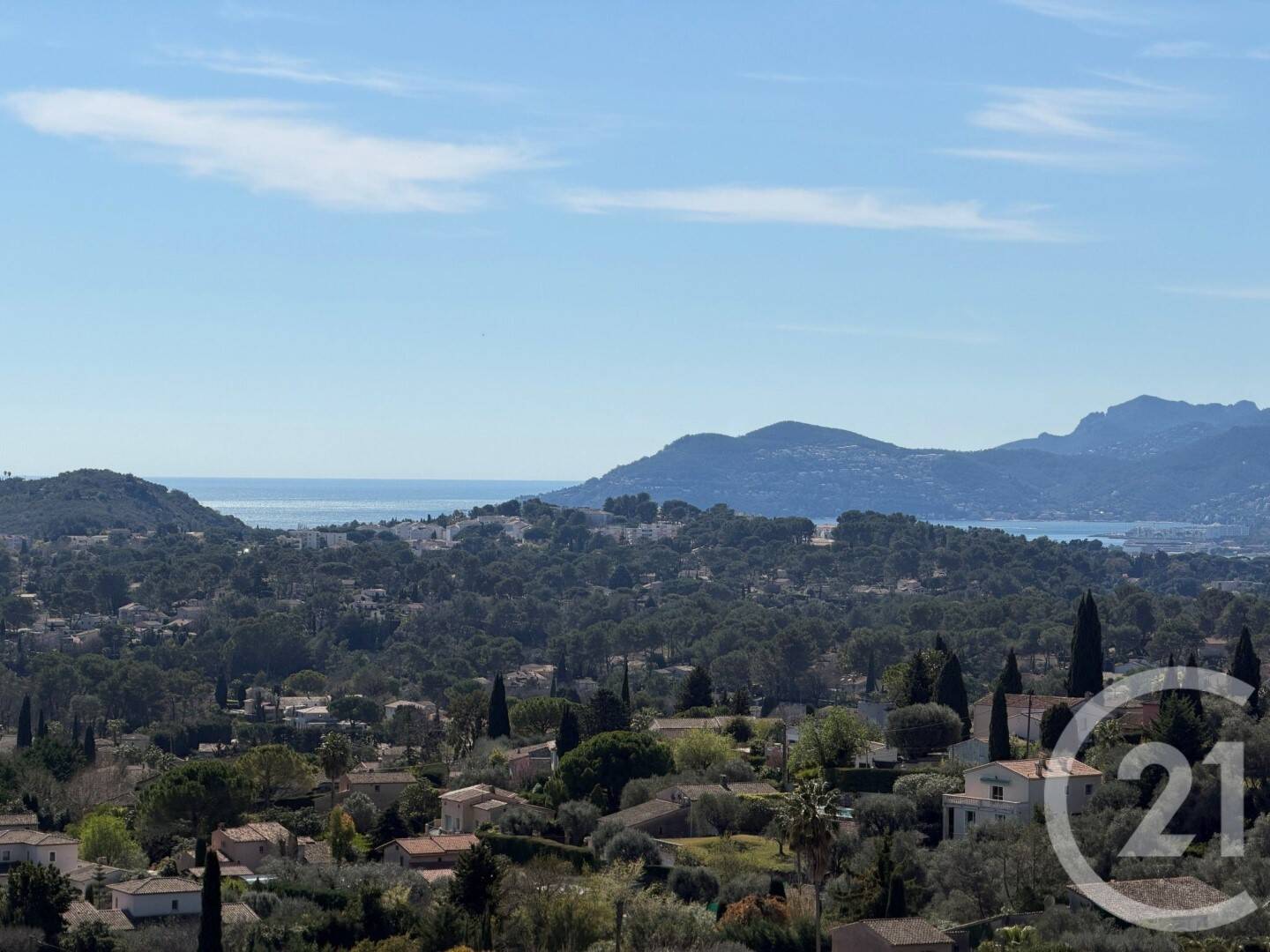 Maison 5 pièces 90 m² · à Mougins · 90 m² · 360 000 €
