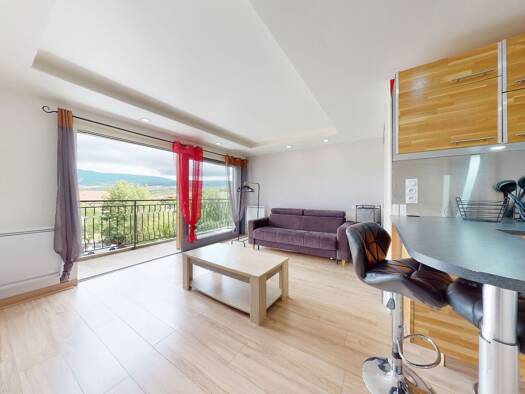 Appartement à louer 895 € 1 pièce 26 m² Étage 2/2 Viry 74580