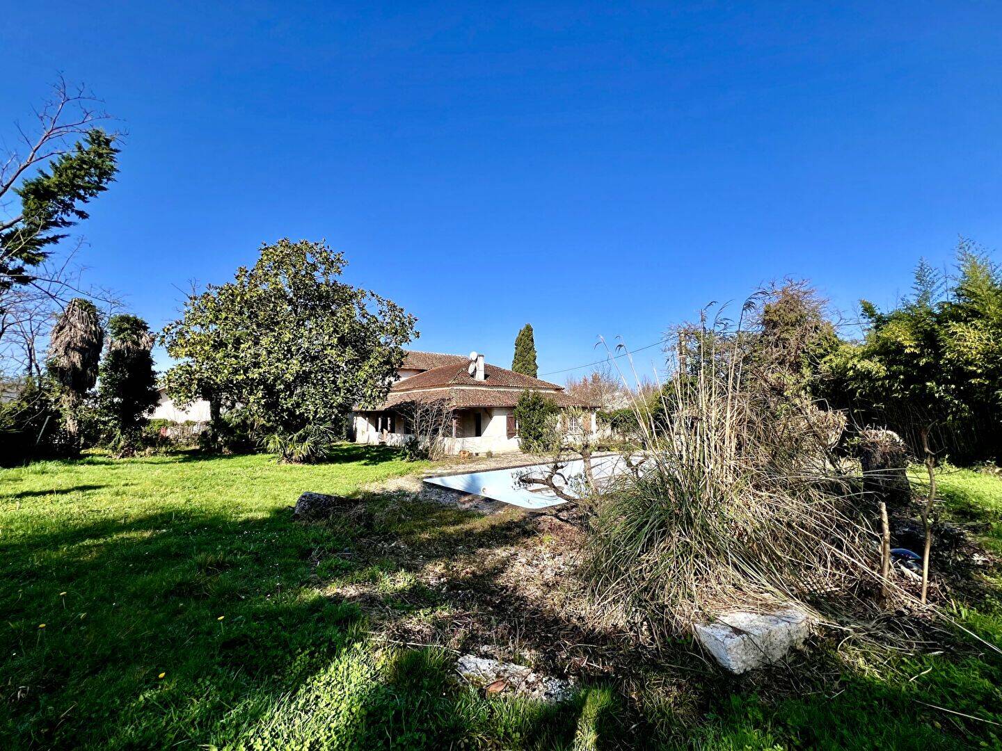 Maison 7 pièces 211 m² · à Bias · 211 m² · 149 900 €