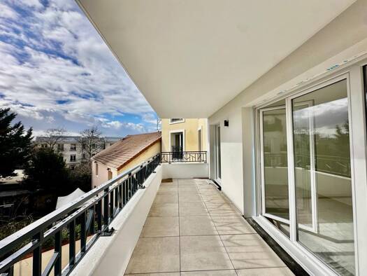 Appartement à louer 1 058 € 2 pièces 1 chambre 45 m² 1er étage Nouveau Bezons Bezons 95870