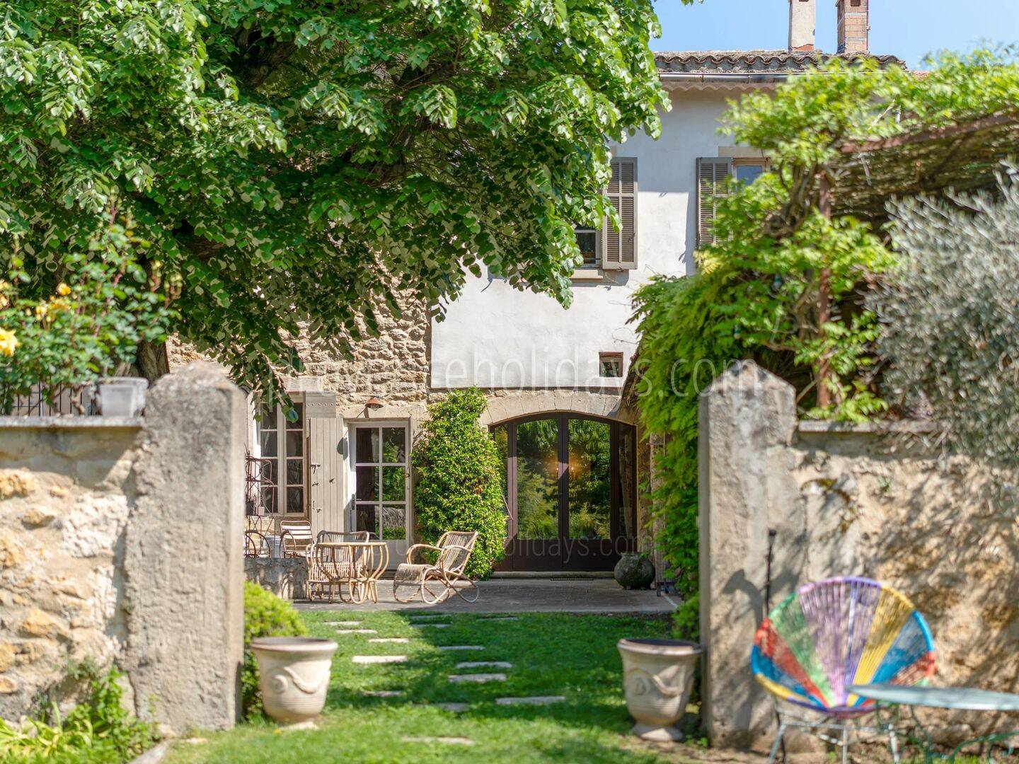 Maison 10 pièces 350 m² · à Alleins · 350 m² · 1 290 000 €