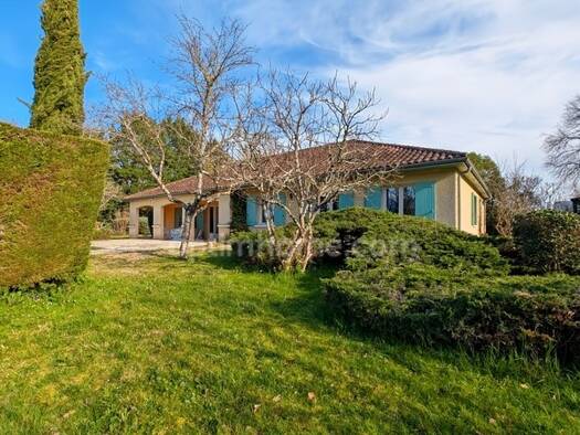 Maison à vendre 203 000 € 6 pièces 4 chambres 150 m² 3 115 m² de terrain Hautefort 24390