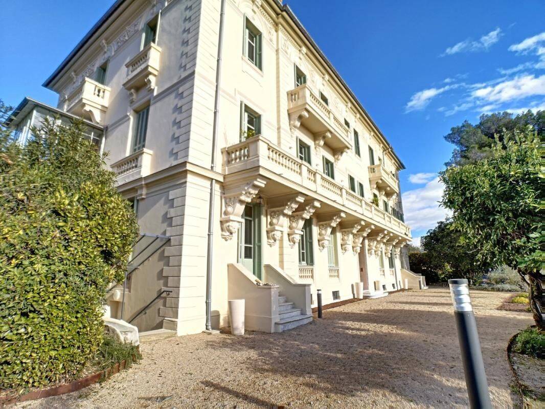Appartement 3 pièces 77 m² · à Nice · 77 m² · 1 226 €/mois