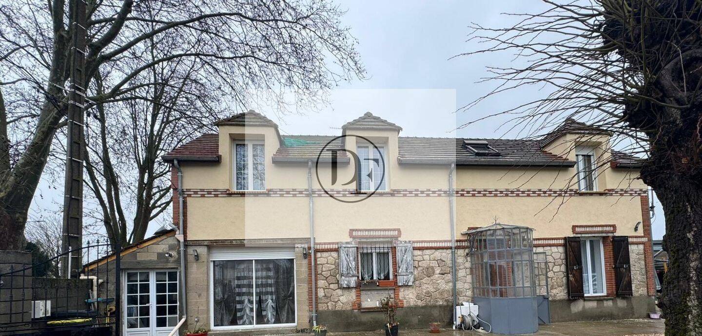 Maison 5 pièces 115 m² · à Auxy · 115 m² · 153 000 €