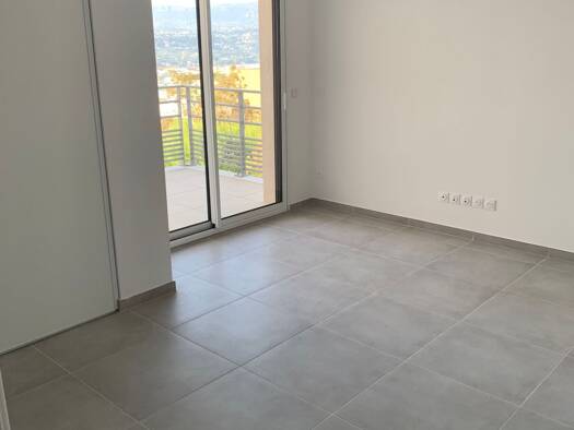 Appartement à louer 945 € 1 pièce 31 m² Étage 1/3 disponible dès maintenant Corniche Fleurie Nice 06200