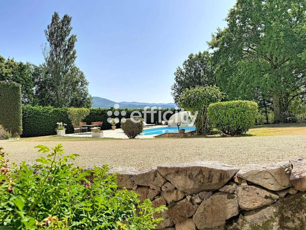 Maison 10 pièces 380 m² · à Courpière · 380 m² · 798 000 €