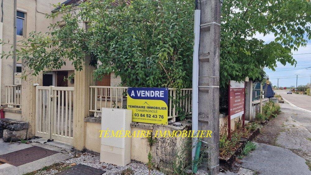 Appartement 6 pièces 165 m² · à Monnet-la-Ville · 165 m² · 175 000 €