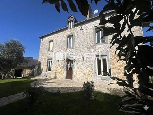 Maison à vendre 179 000 € 4 pièces 3 chambres 122 m² 383 m² de terrain Saint-Léger 53480