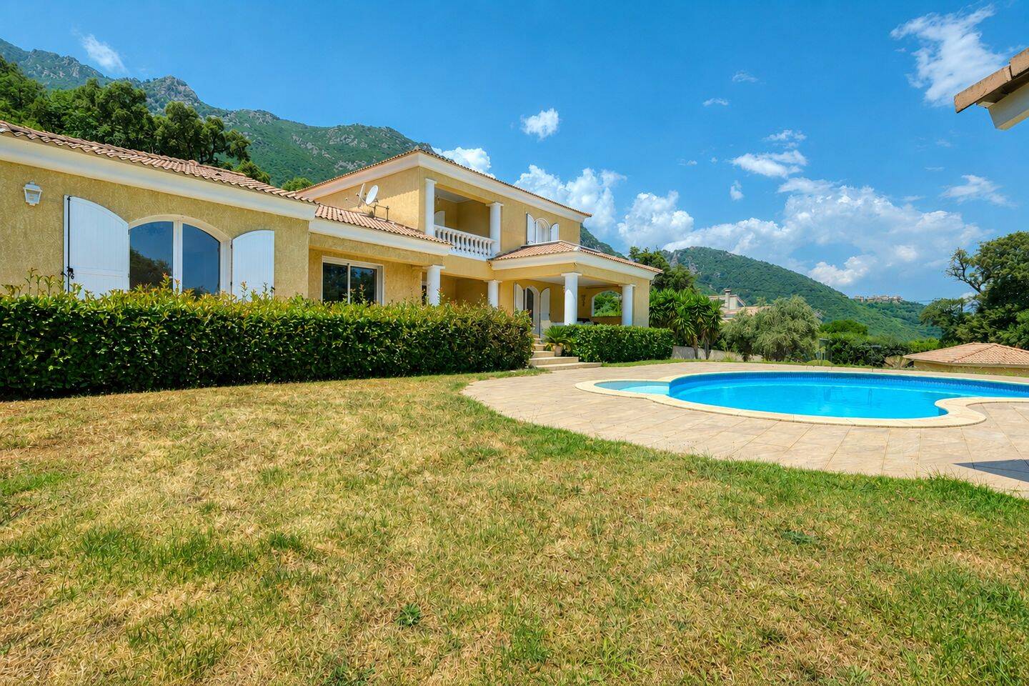 Maison 5 pièces 170 m² · à Santa-Maria-Poggio · 170 m² · 749 000 €