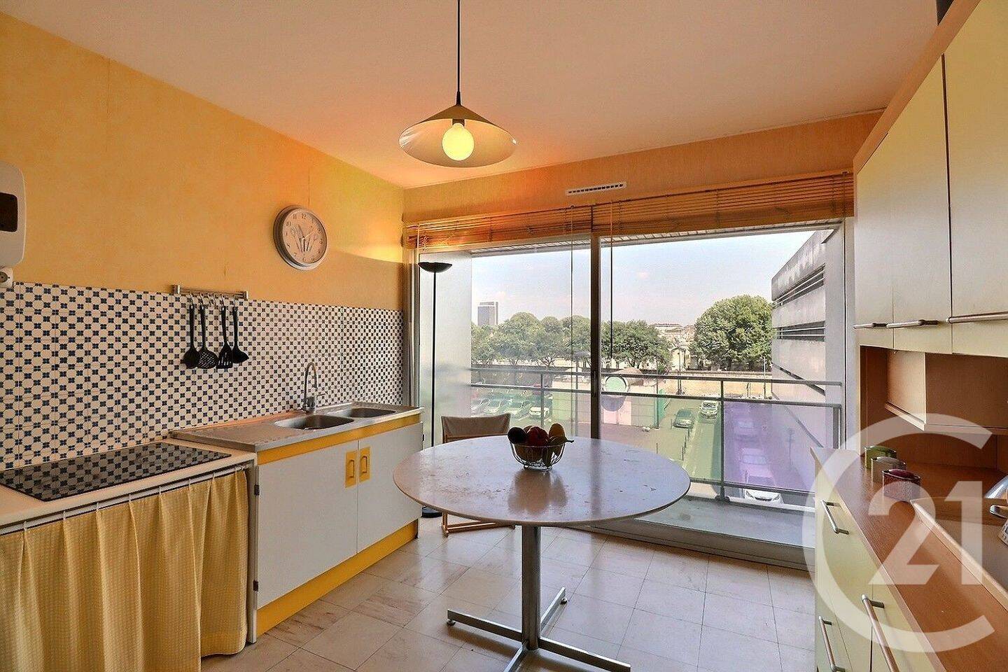 Appartement 2 pièces 55 m² · à Bordeaux · 54,9 m² · 215 000 €