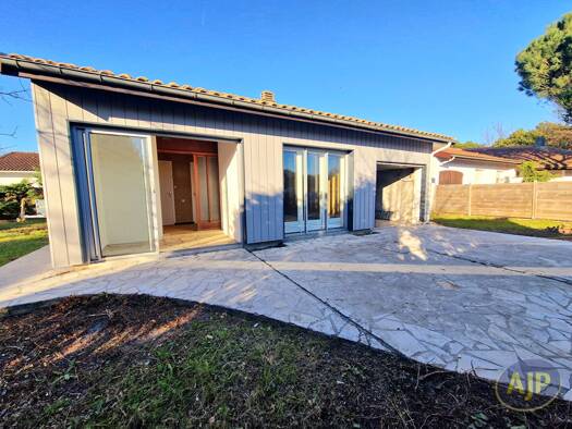 Maison à vendre 243 800 € 3 pièces 2 chambres 60 m² 352 m² de terrain Est Biscarrosse 40600