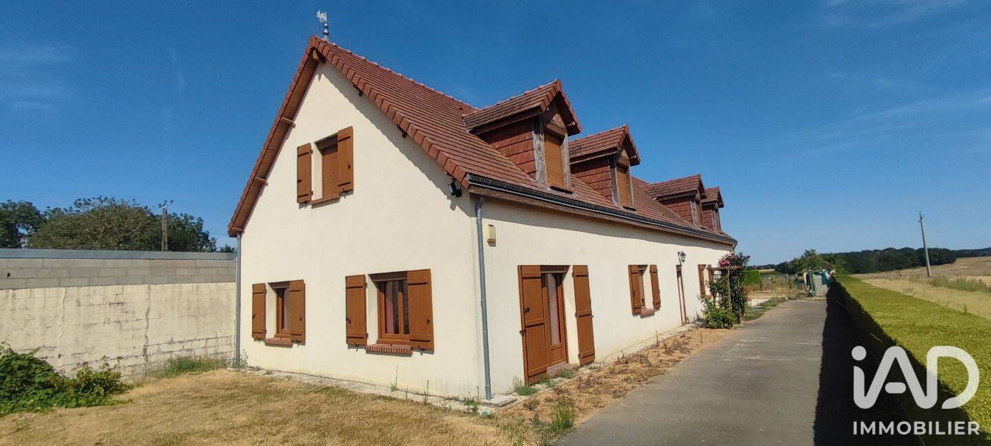 Maison 10 pièces 280 m² · à Trizay-lès-Bonneval · 280 m² · 380 000 €