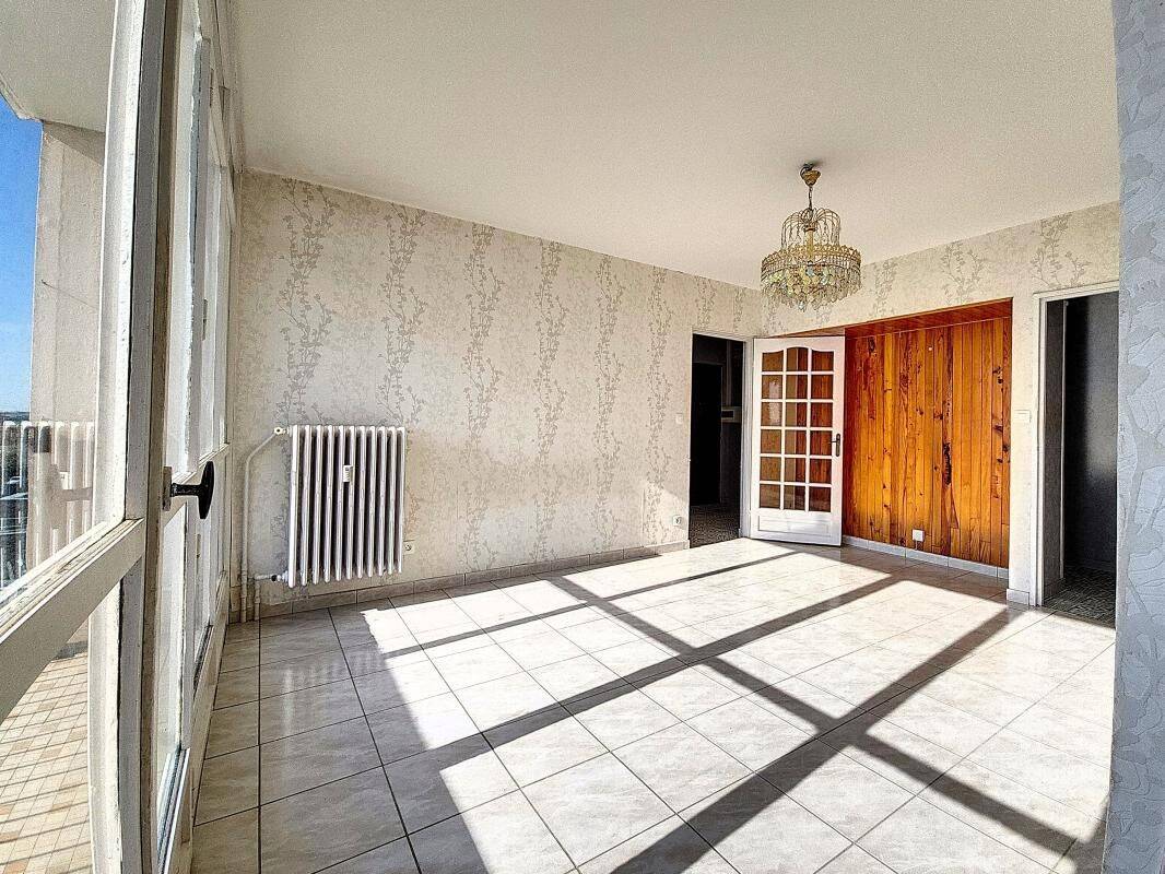 Appartement 4 pièces 74 m² · à Chenôve · 73,5 m² · 85 000 €