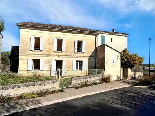 Immeuble à vendre 399 990 € 700 m² Saint-Émilion 33330