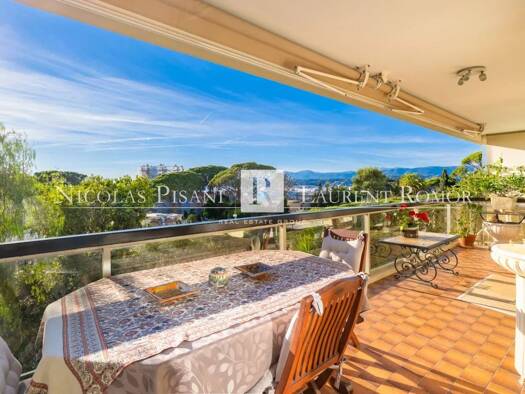 Appartement à vendre 1 190 000 € 4 pièces 3 chambres 96 m² Étage 1/5 Nice 06300