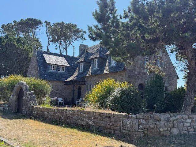Maison 8 pièces 134 m² · à Trégastel · 134 m² · 699 900 €