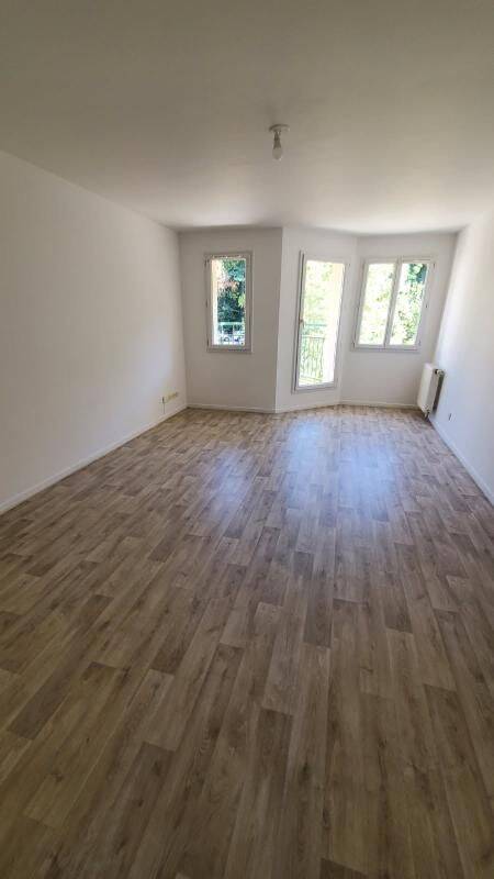 Appartement 3 pièces 67 m² · à Verneuil-en-Halatte · 67 m² · 742 €/mois