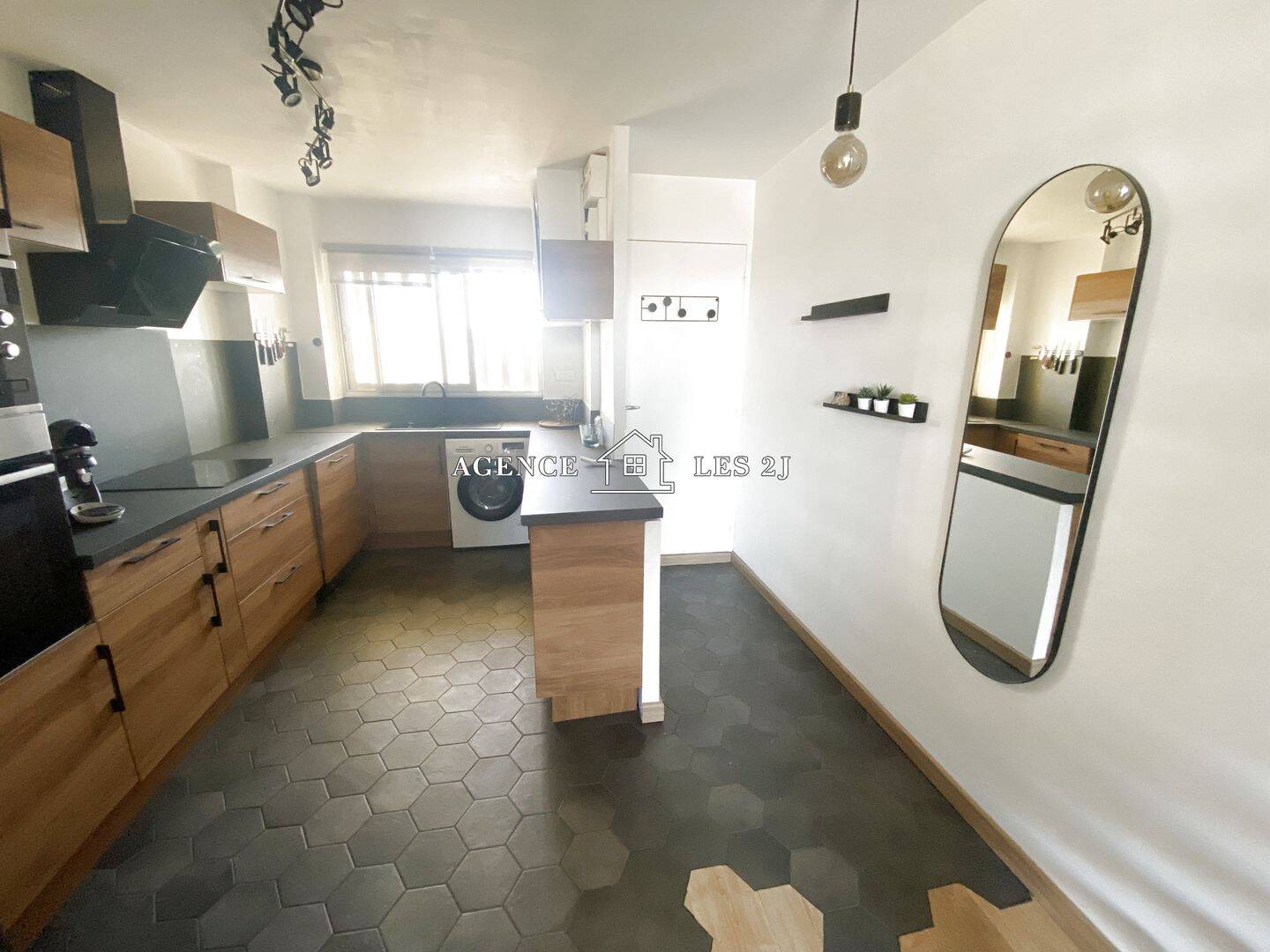 Appartement 3 pièces 60 m² · à Marseille 10ème Arrondissement · 60 m² · 1 050 €