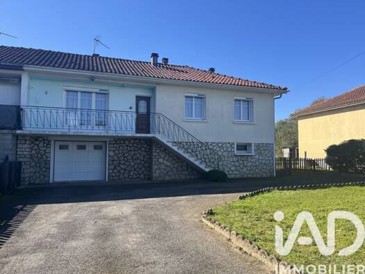 Maison à vendre 96 000 € 4 pièces 3 chambres 83 m² 720 m² de terrain Roumazières-Loubert 16270