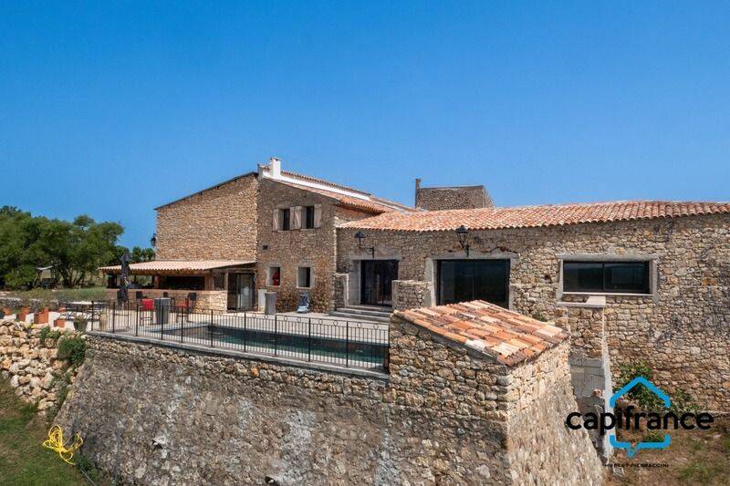 Maison 12 pièces 621 m² · à Régusse · 621 m² · 990 000 €
