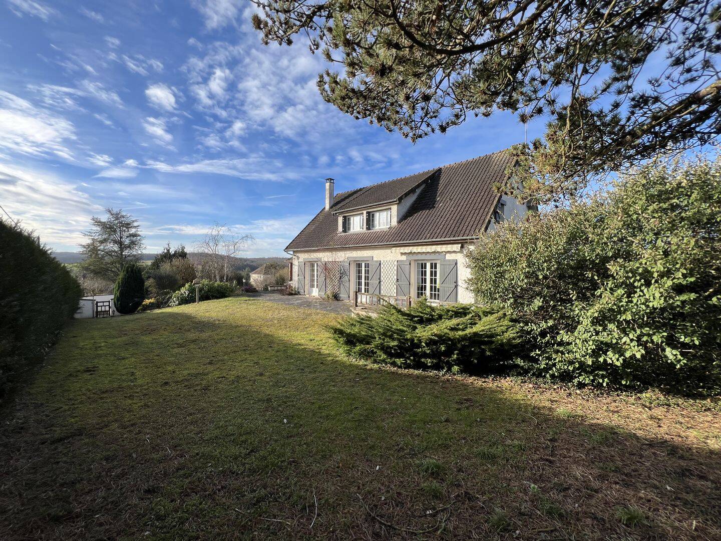 Maison 6 pièces 185 m² · à Nailly · 185 m² · 255 000 €