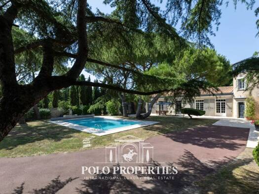 Maison de plain-pied à vendre 2 299 000 € 10 pièces 4 chambres 344 m² Puilboreau 17138