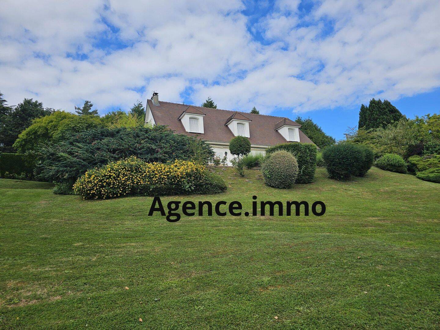 Maison 178 m² · à Le Mont-Saint-Adrien · 178,5 m² · 498 000 €