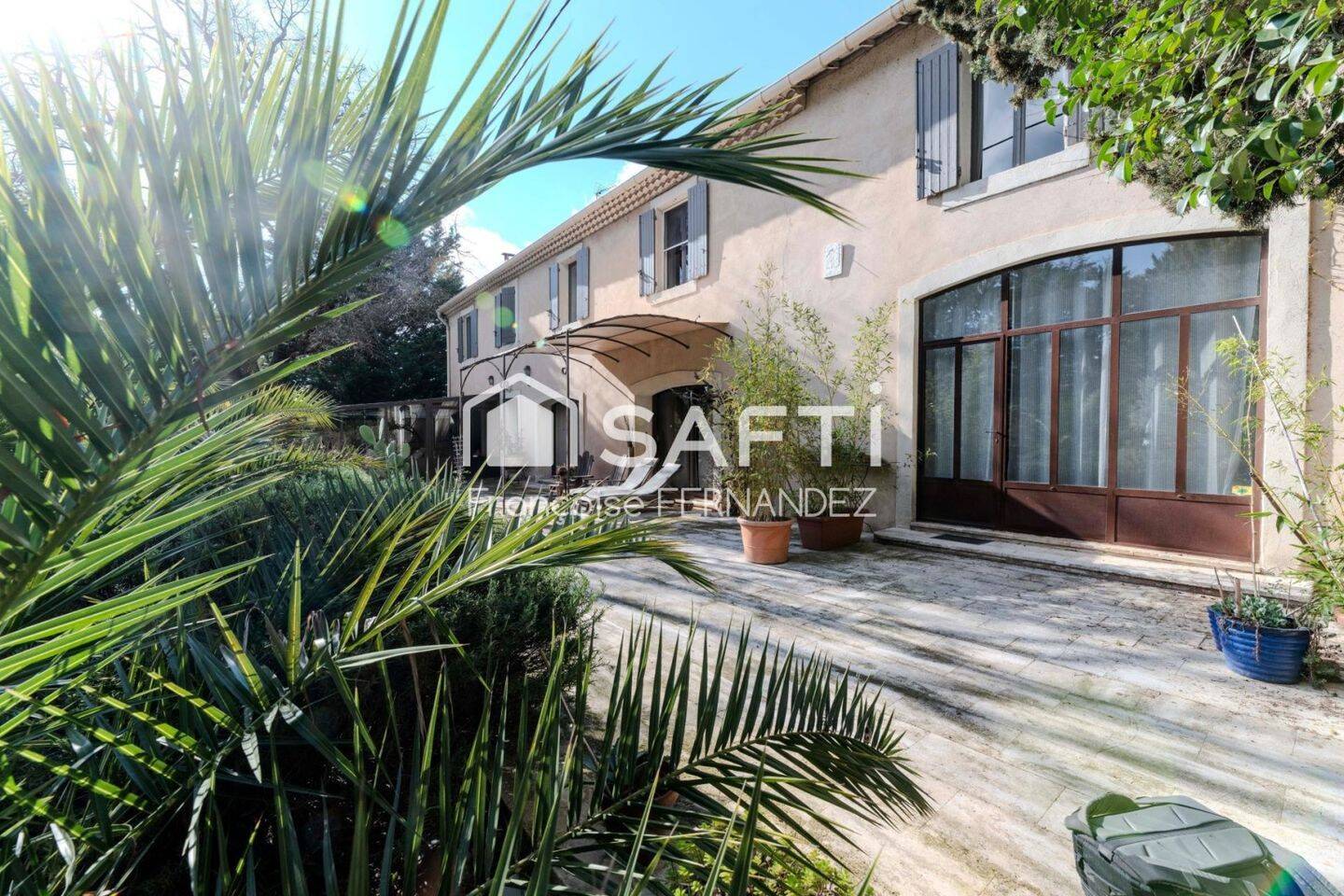 Maison 9 pièces 280 m² · à Carpentras · 280 m² · 699 000 €