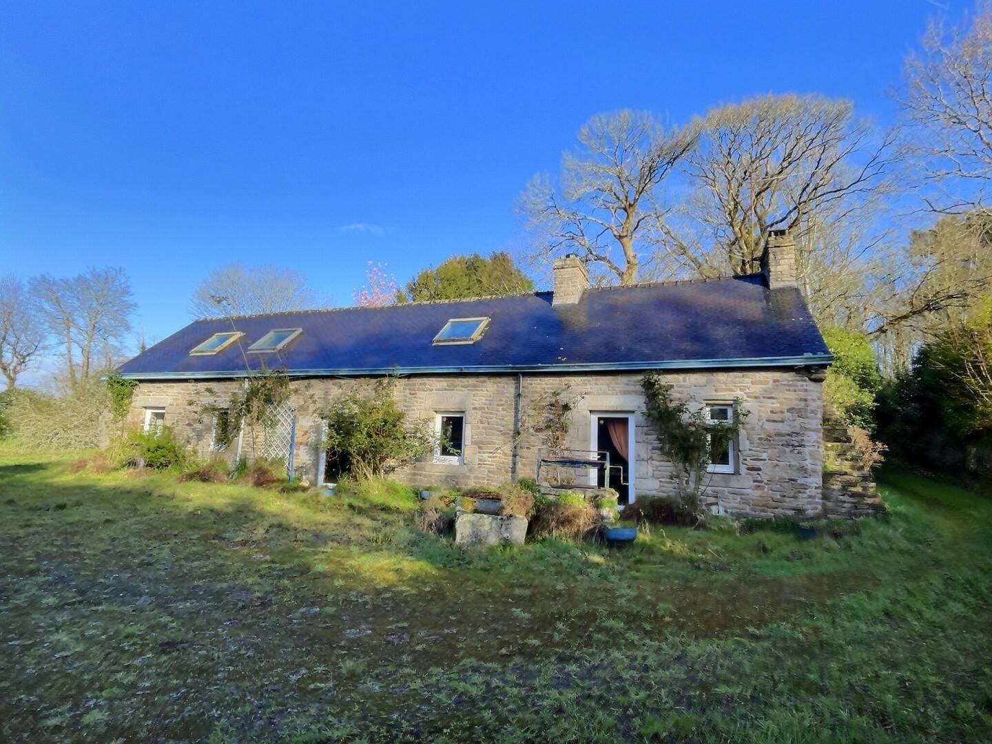Maison 9 pièces 260 m² · à Saint-Yvi · 260 m² · 364 000 €