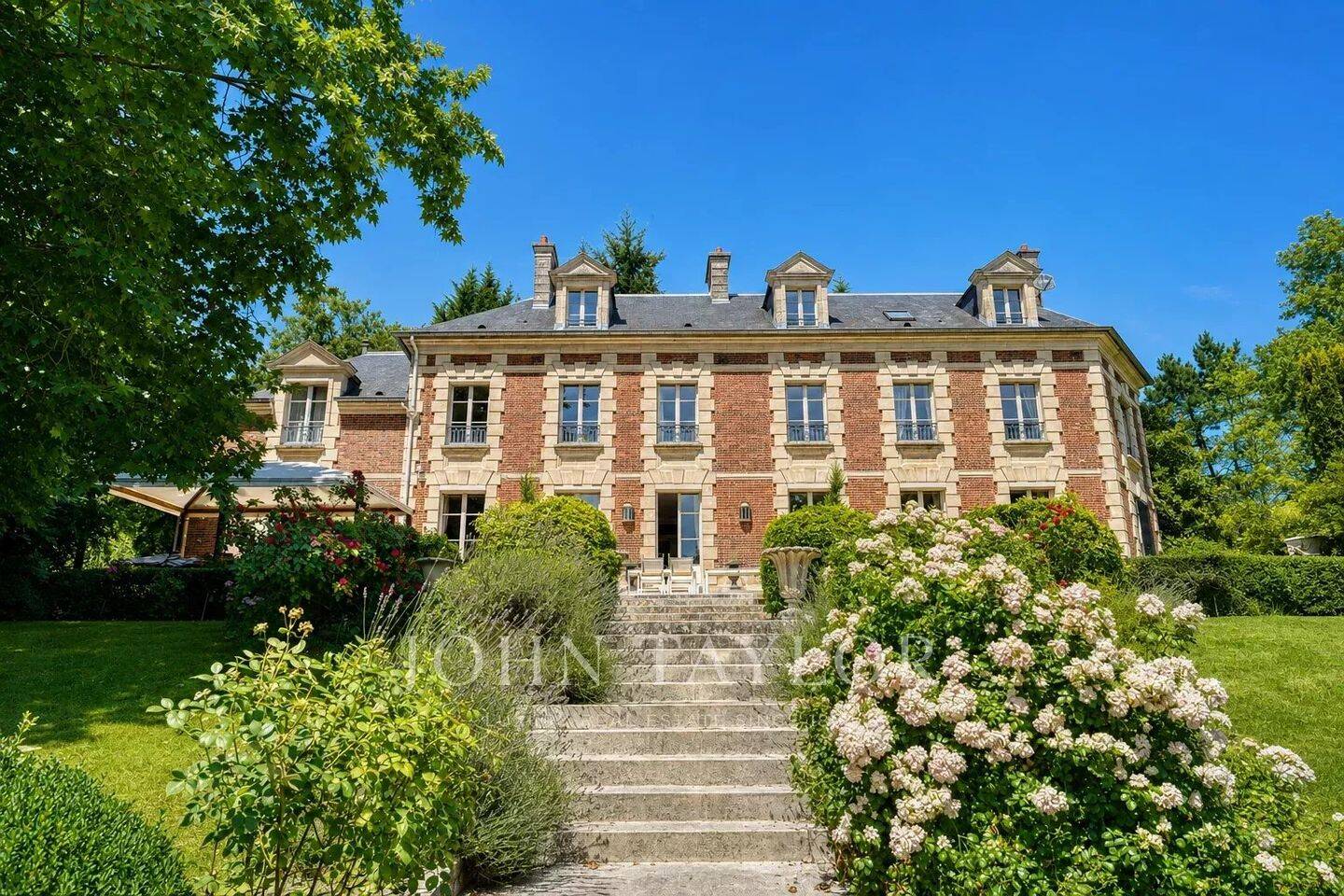 Maison 12 pièces 428 m² · à Chantilly · 428 m² · 5 000 000 €