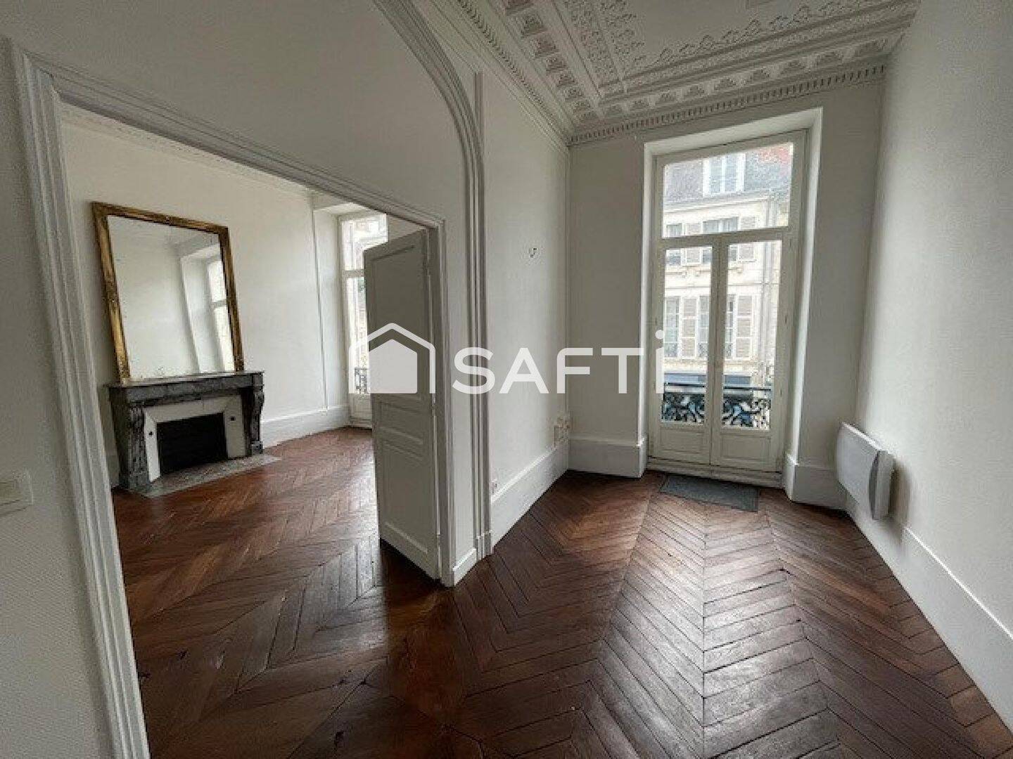 Appartement 8 pièces 129 m² · à Orléans · 129 m² · 274 000 €