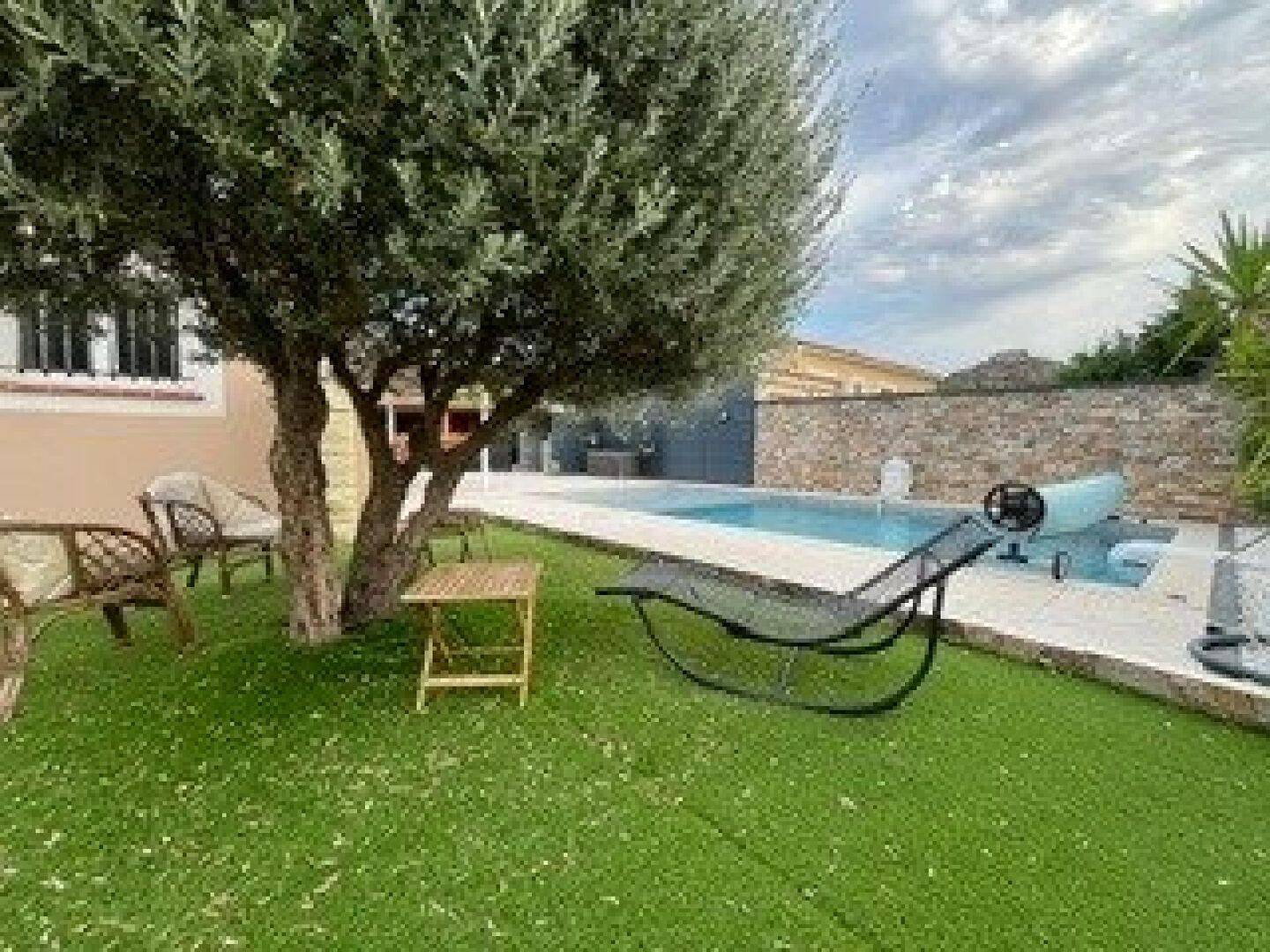Maison 5 pièces 100 m² · à Saint-Victor-la-Coste · 100 m² · 320 000 €