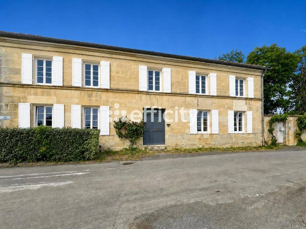 Maison 8 pièces 265 m² · à Brizambourg · 265 m² · 362 000 €