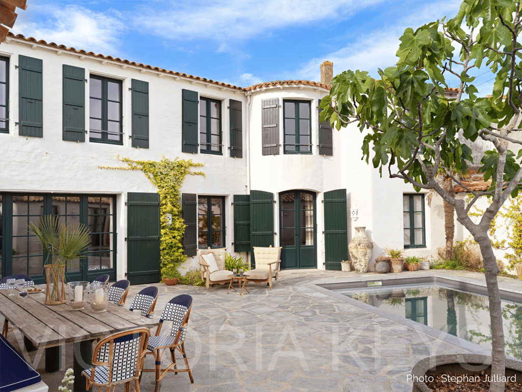 Maison 10 pièces 215 m² · à La Couarde-sur-Mer · 215 m² · 2 625 000 €