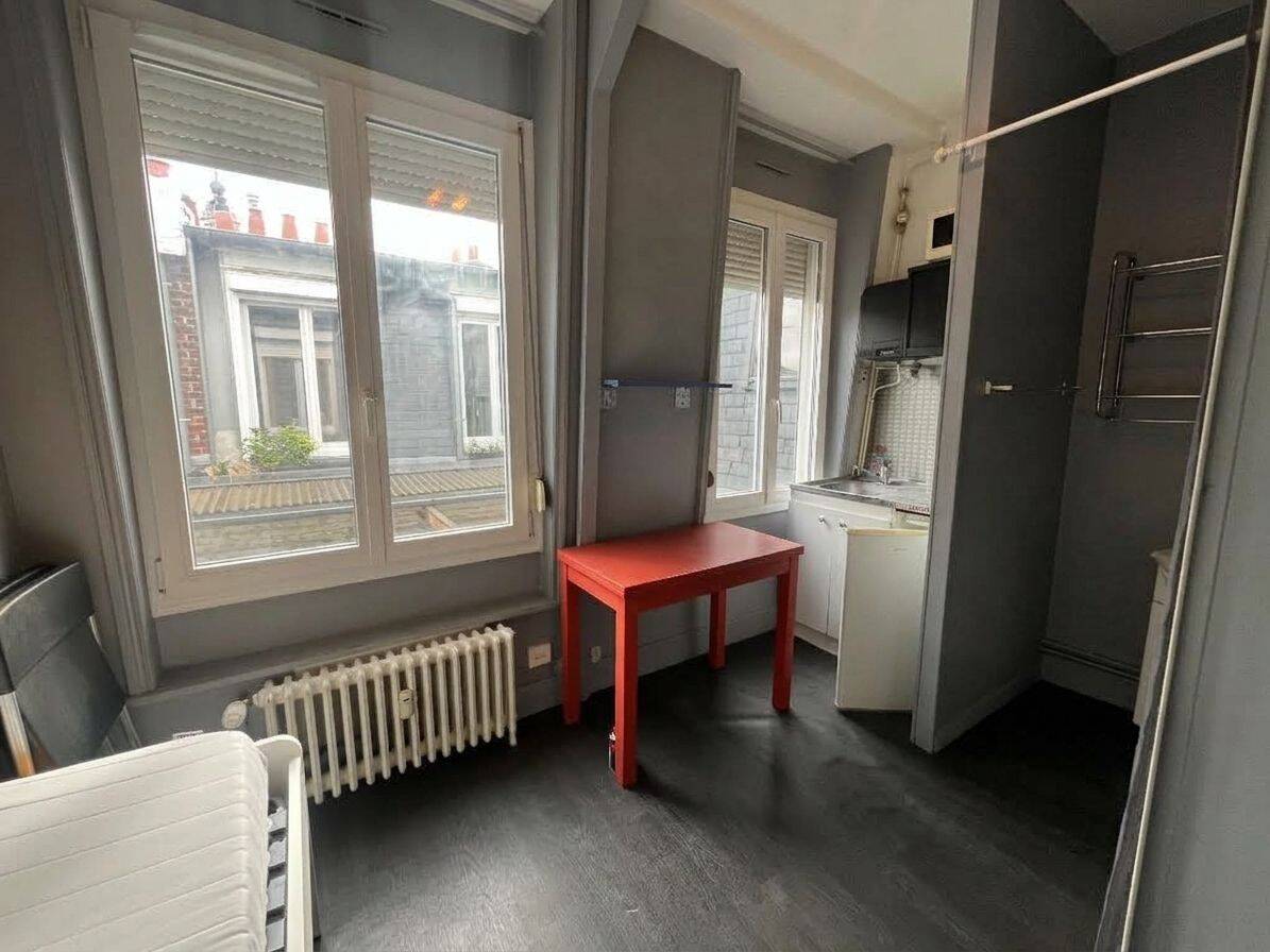 Appartement 1 pièce 10 m² · à Lille · 10,2 m² · 260 €/mois