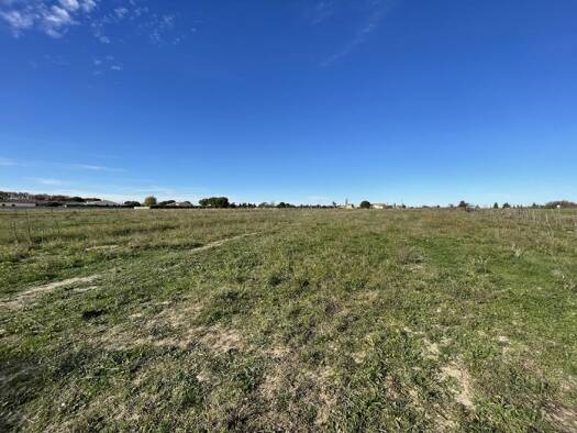 Terrain constructible viabilisé à vendre 99 900 € 650 m² de terrain Marsillargues 34590