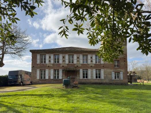 Maison à vendre 659 000 € 7 pièces 3 chambres 198 m² 50 000 m² de terrain Saint-Nicolas-de-la-Grave 82210