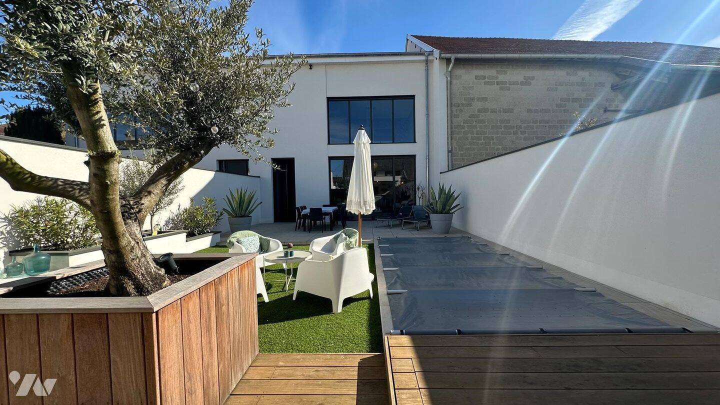 Maison 8 pièces 320 m² · à Bétheny · 320 m² · 1 071 000 €